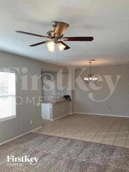 Building Photo - 873 E Cherry Hills Dr