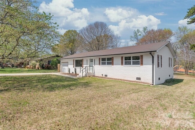 Building Photo - 1315 Vickie Ln