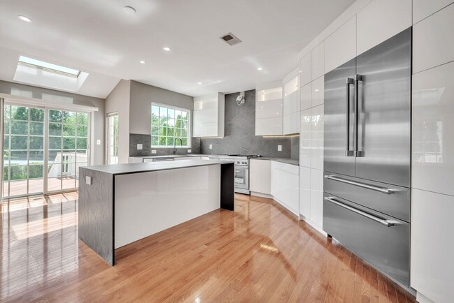 Building Photo - 20195 Hidden Creek Ct