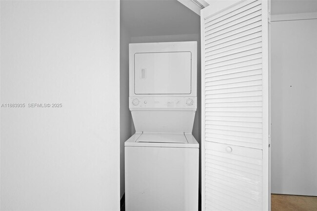 Building Photo - 79 SW 12th St