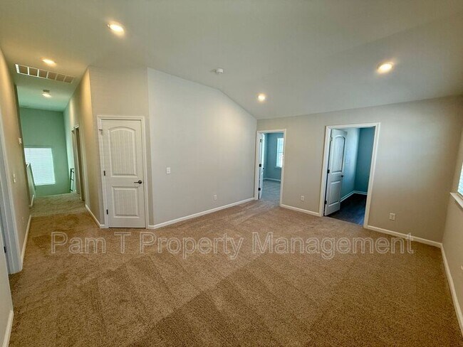 Building Photo - 103 Peabody St