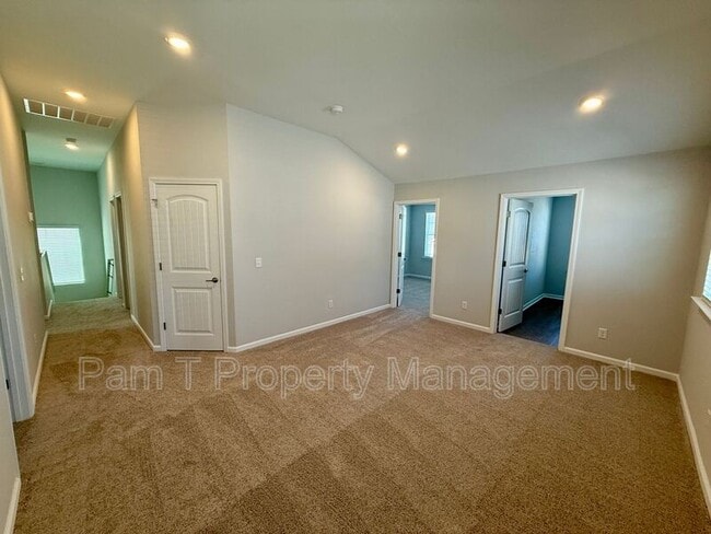 Building Photo - 400 Airways Ave