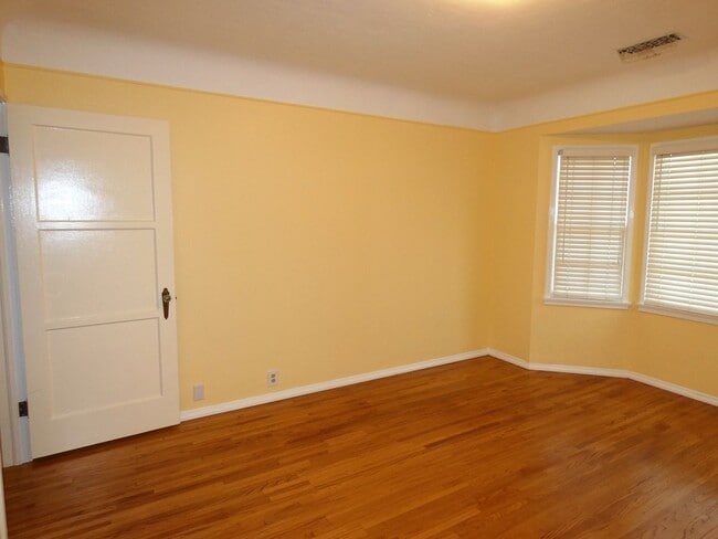 Building Photo - *Available NOW in Whittier!*