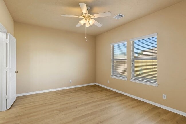 Building Photo - 7014 Hazelnut Ln