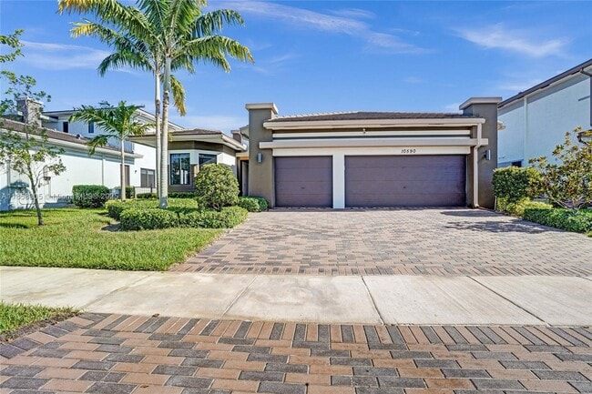 Building Photo - 10590 Mira Vista Dr