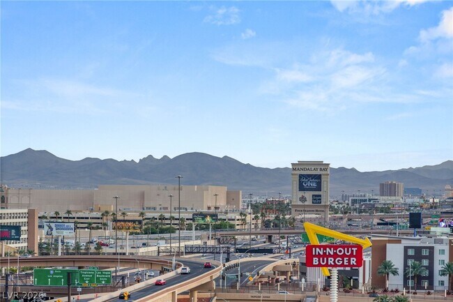 Building Photo - 4575 Dean Martin Dr