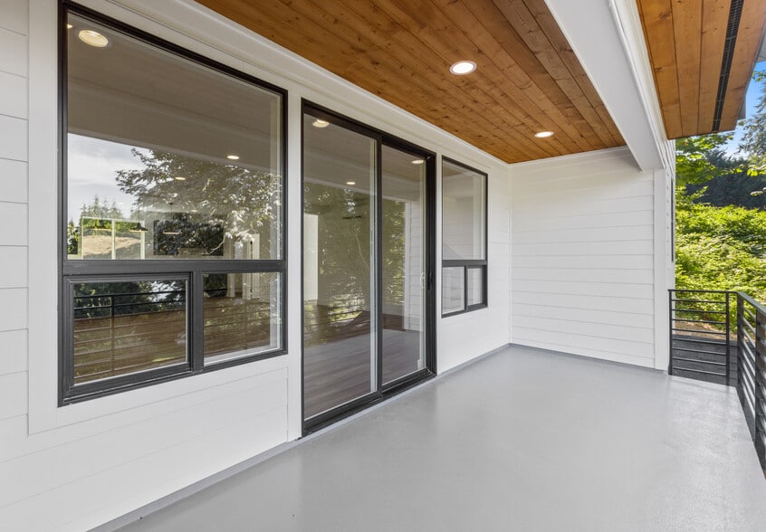 Building Photo - 10711 Vernon Rd