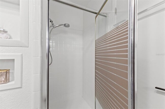 Building Photo - 4000 14th Way NE