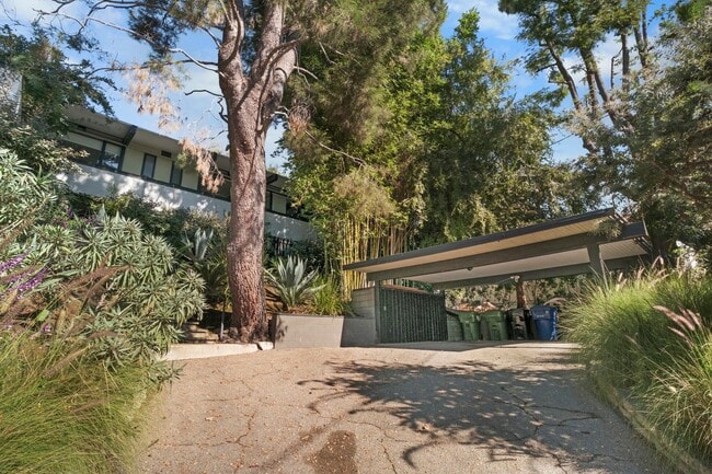 Building Photo - 3 Bed / 3 Bath Private Mid-Century Oasis with Pool, Detached Studio & Canyon Views