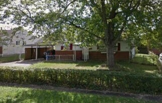 Spacious 3bdrm, 1 bath single family unit. In quiet community. Equipped with ral heating and cooling - 5074 Fortman Dr