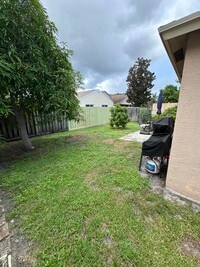 Building Photo - 5621 Azalea Cir