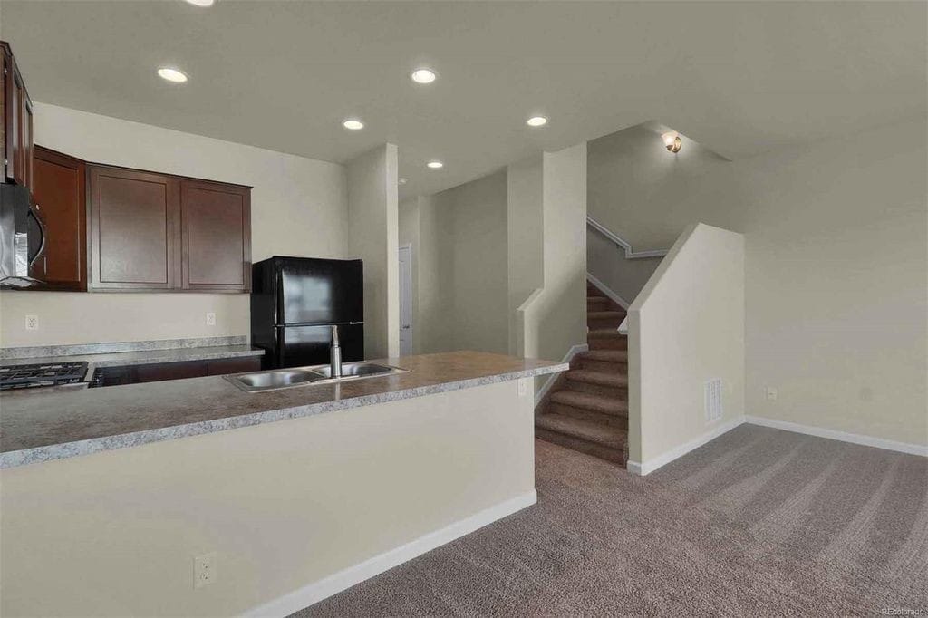 Building Photo - 1433 Kansas Ave