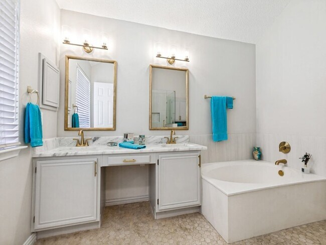 Building Photo - 8028 Alderwood Pl
