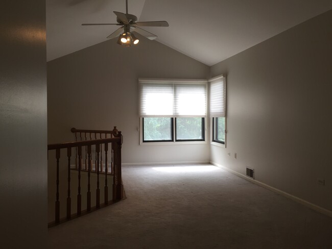 Building Photo - 859 N Auburn Woods Dr