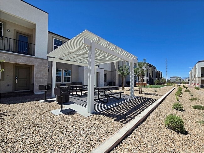 Building Photo - 5740 CRENELLATED St