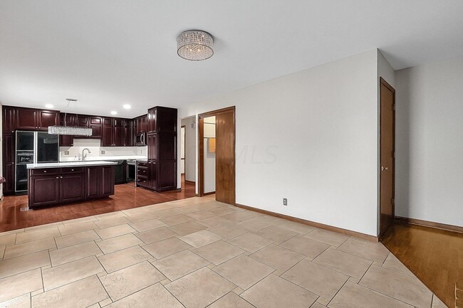 Building Photo - 4959 Woodbriar Pl