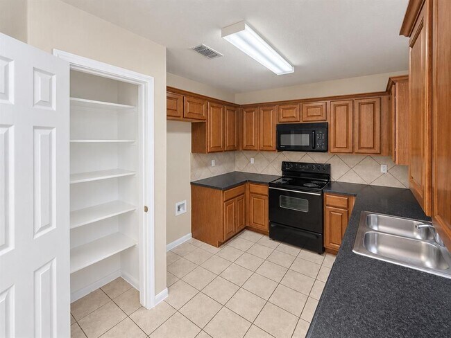 Building Photo - 1408 Bergin Ct