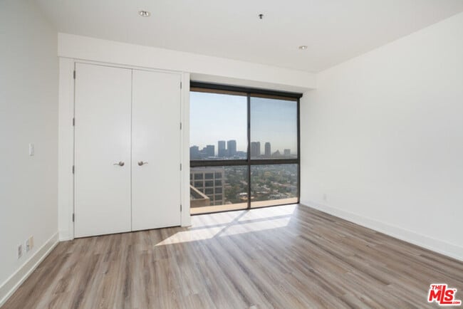 Building Photo - 10750 Wilshire Blvd