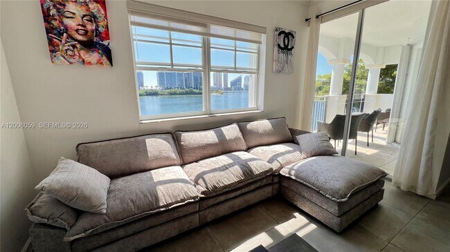 Building Photo - 3255 NE 184th St