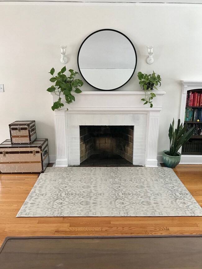 Building Photo - 8307 Greenwood Ave