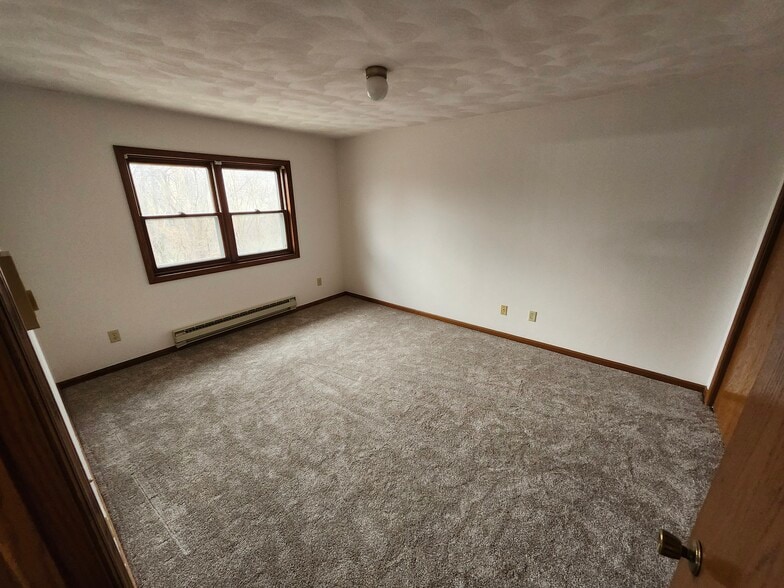 Building Photo - 4650 Hayes Rd