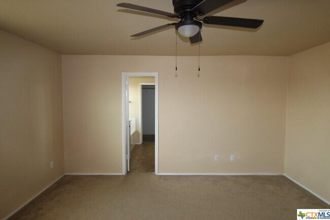 Building Photo - 304 W Gemini Ln