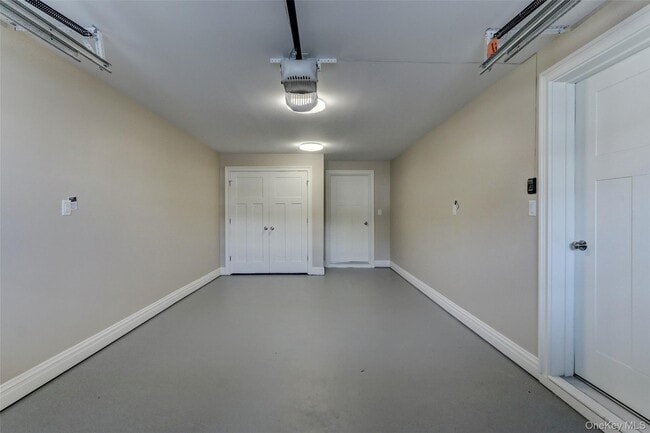 Building Photo - 538 W Walnut St