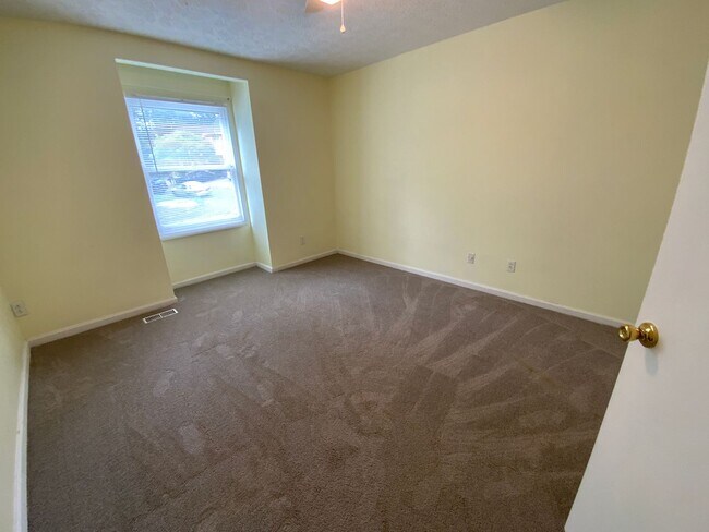Building Photo - 8-14 Westridge Cir SW