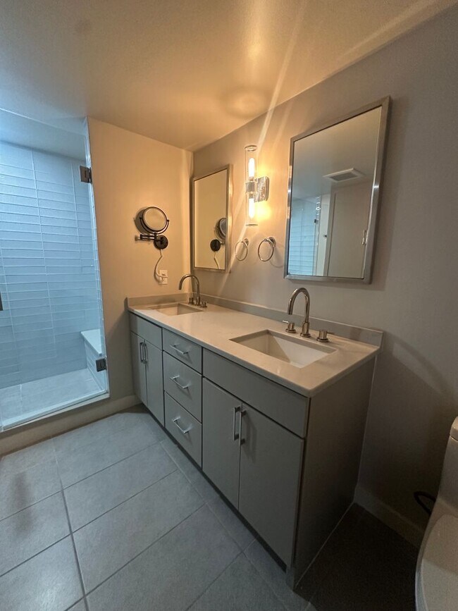 Building Photo - 1 Bedroom 1 Bath Condo Near Capitol Hill