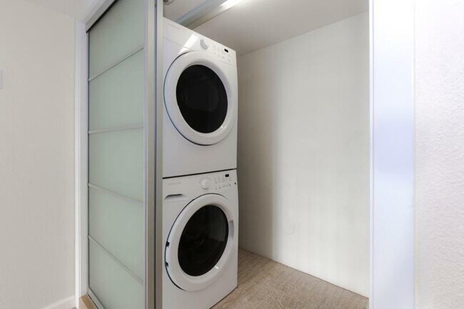 Building Photo - 18 Lansing St