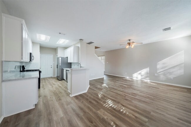 Building Photo - 12430 Cane River Ln
