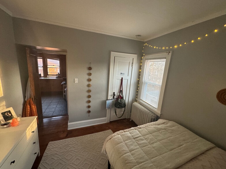 Building Photo - 3615 N Maryland Ave