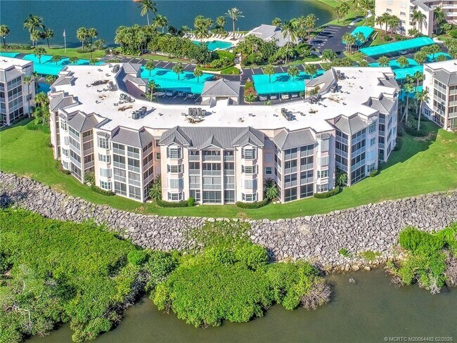 Building Photo - 5750 NE Island Cove Way