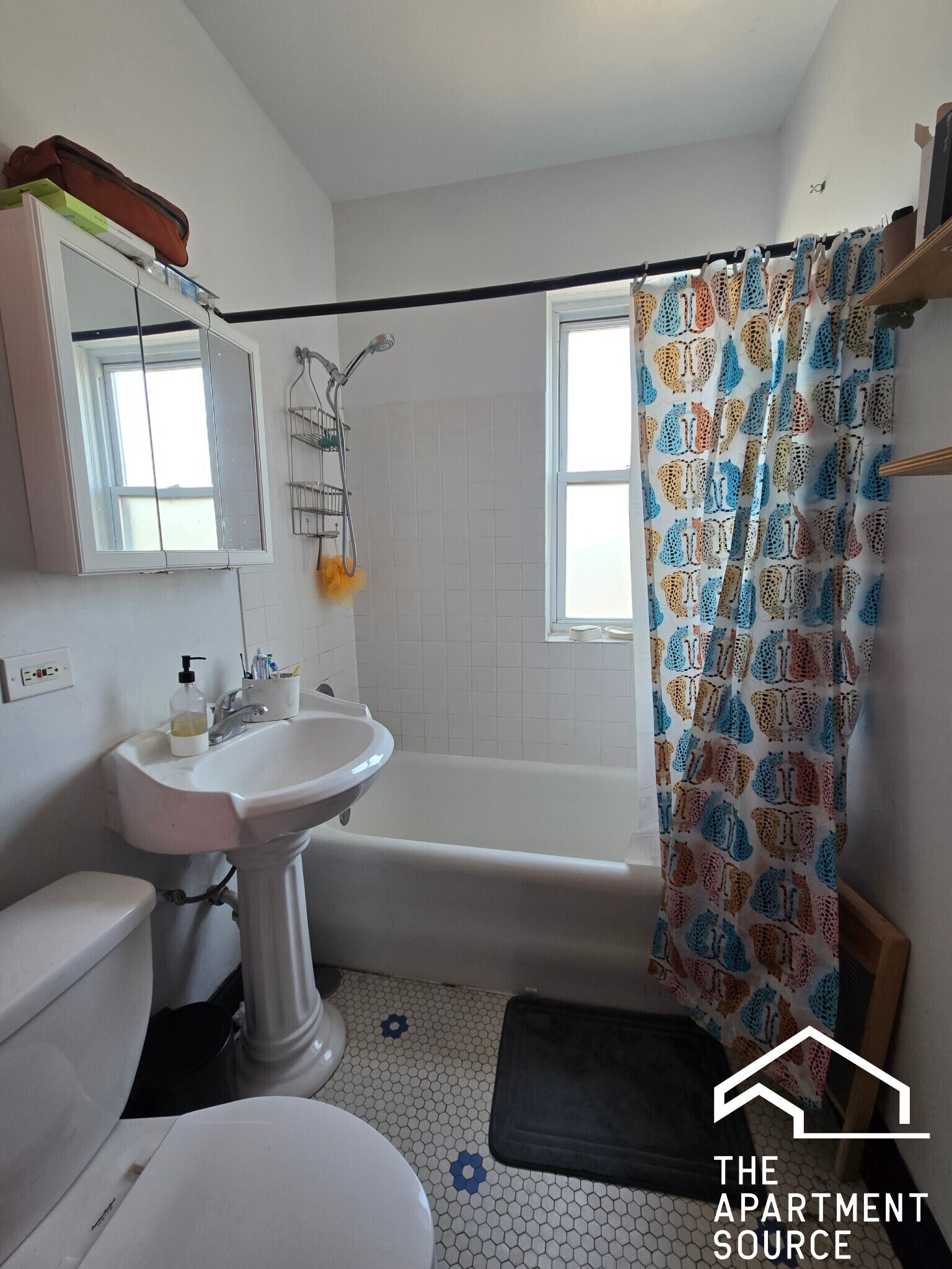 Building Photo - 2474 W Pensacola Ave