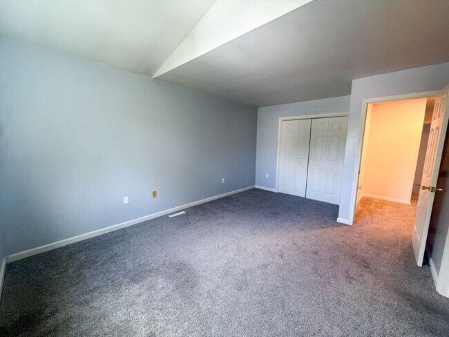 Building Photo - 1636 MacIntosh Way