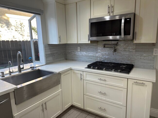 Building Photo - 14824 Gable Ridge Rd