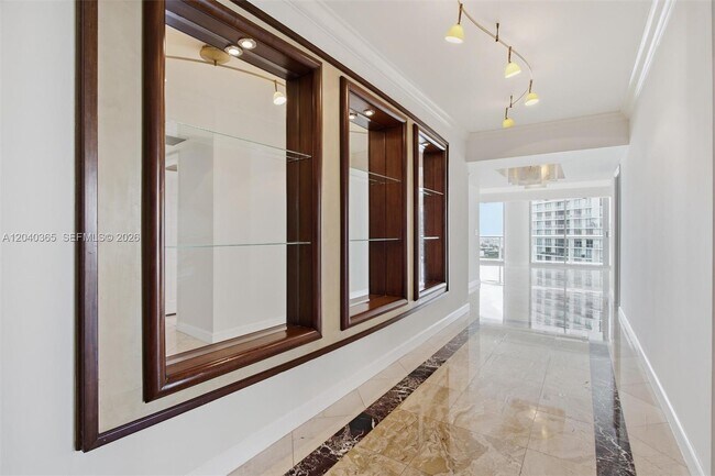 Building Photo - 16500 Collins Ave