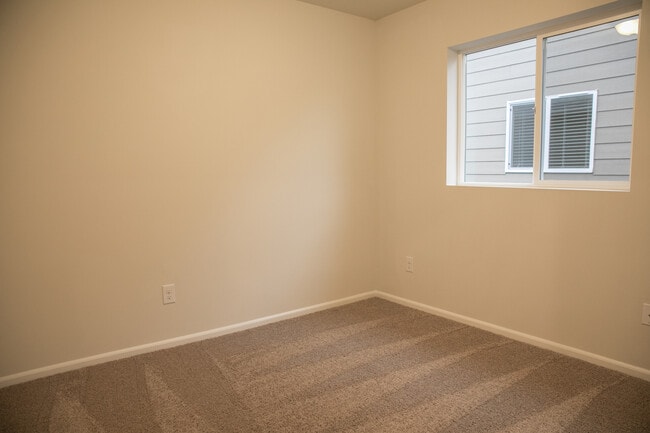 Building Photo - Lacey, 4 bedroom, 2.5 bath home.