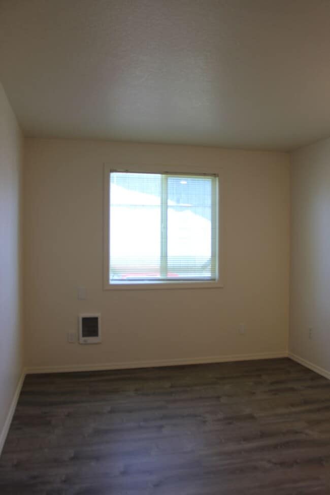 Building Photo - Single Family Home