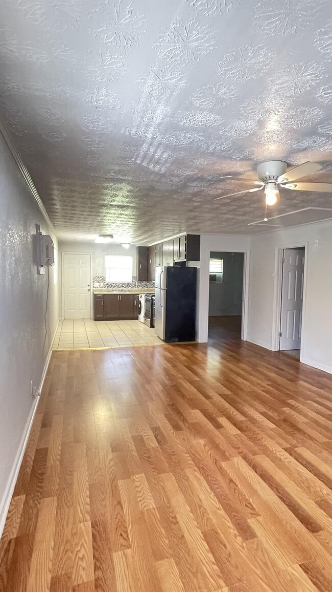 Building Photo - 5689 Atlee Ave