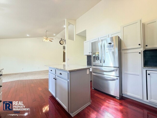 Building Photo - Beautiful 4BR Home Near Orting with Large Yard, Oversized Garage & A/C