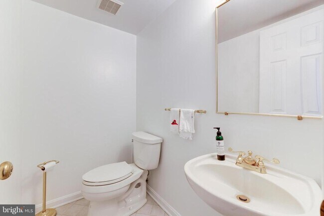 Building Photo - 9823 St Cloud Ct