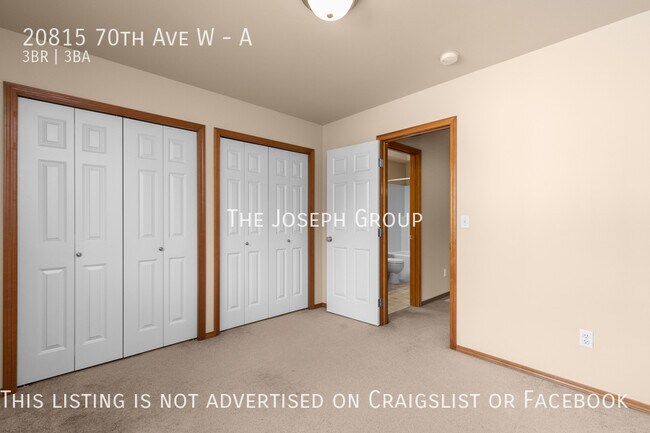 Building Photo - Sun-filled 3 bed/2.5 bath in Lynnwood!