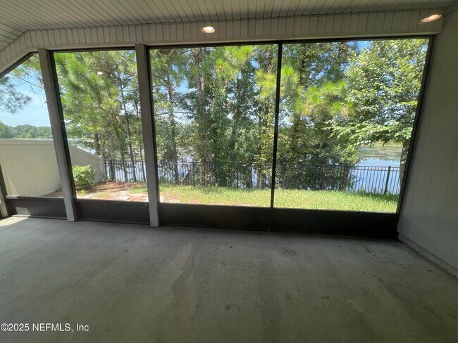 Building Photo - 2618 Salt Lake Dr