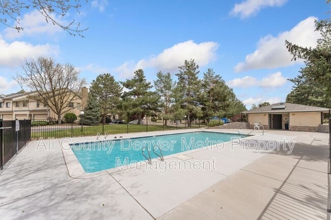 Building Photo - 8787 Allison Dr