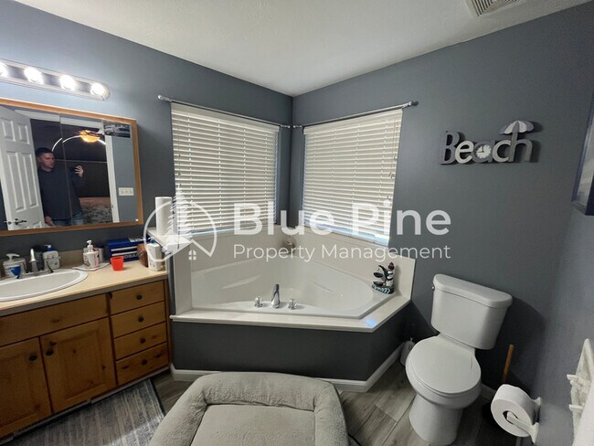 Building Photo - 5107 Lindee Ln