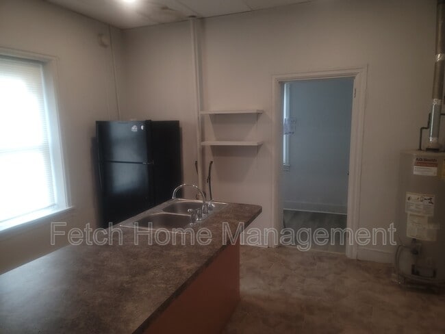 Building Photo - 107-109 East Main Street