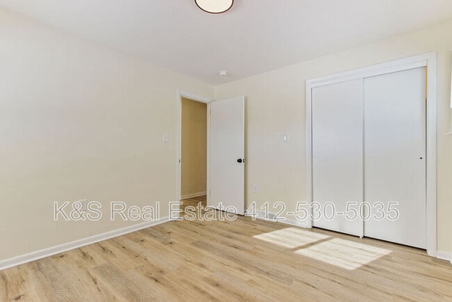 Building Photo - 1020 Grove St