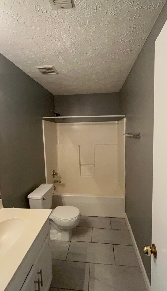 Building Photo - 6927 Bluegrass Stakes