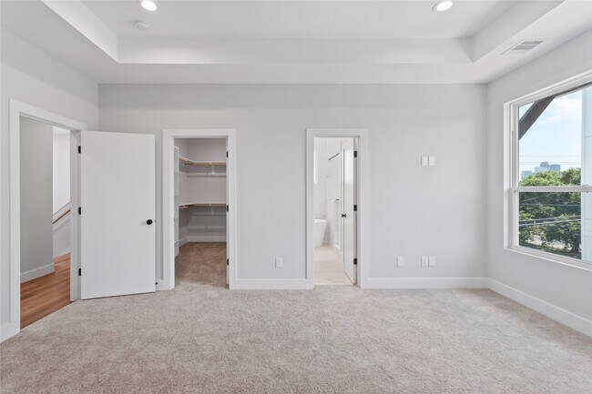 Building Photo - 905 Quitman St
